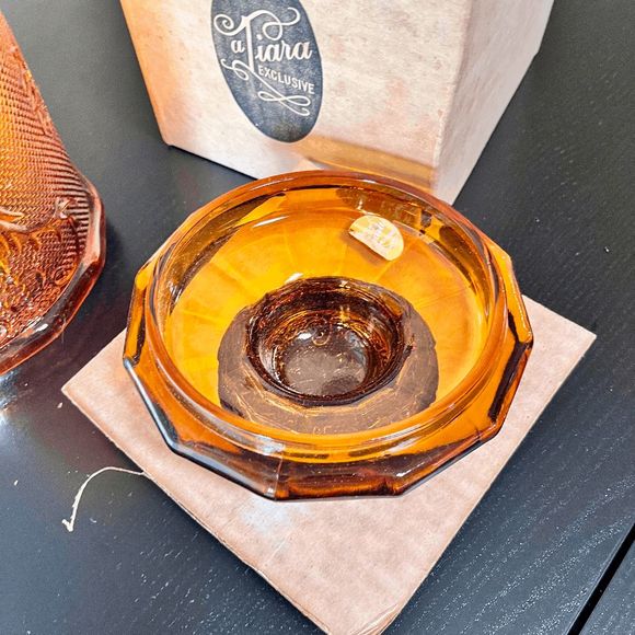 Vintage 1971-1989 New in Box Indiana Glass Tiara Sandwich Amber 7” Kitchen Stora - Picture 3 of 8